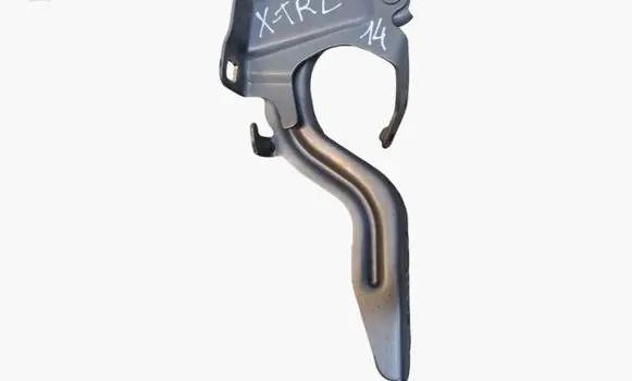 Engine bonnet/hood hinges