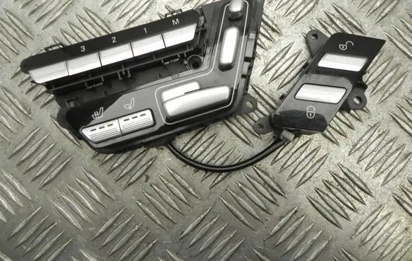 Mercedes-Benz S W221 Seat control switch A2218709358