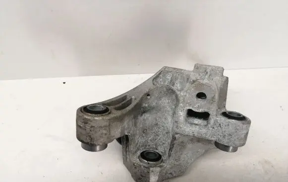 Jaguar I-Pace Engine mount bracket J9D33D102AE