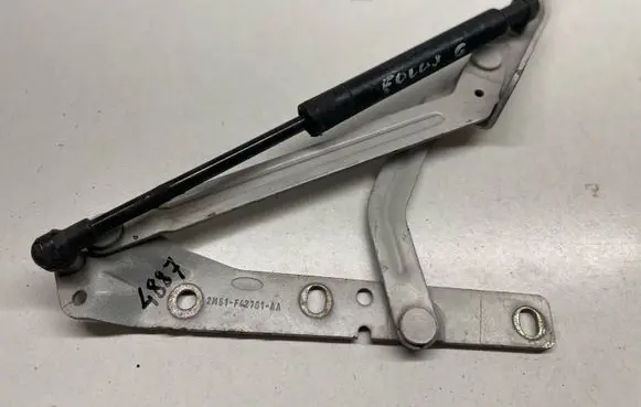 Ford Focus Tailgate/trunk/boot hinge 2M51F42701AA XS41F406A10AF