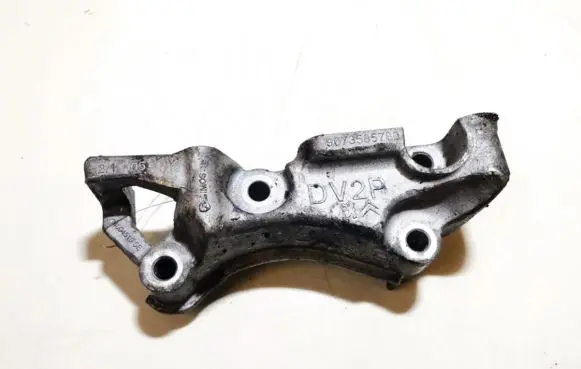 Peugeot 3008 II Engine mounting bracket 9673585780