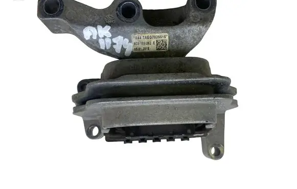 Skoda Fabia Mk3 (NJ) Engine mount bracket 6C0199262E