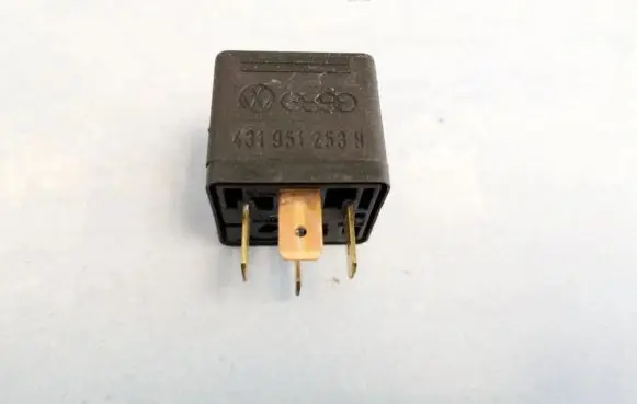 Volkswagen Golf IV Other relay 431951253H 0332014156