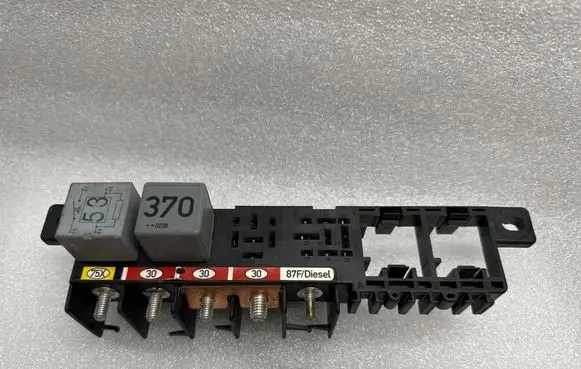 Audi A6 Allroad C5 Relay mounting block 896083000 8L0941822A