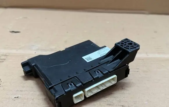 Toyota Avensis T270 Air conditioner control unit module 8865005340 MB2774004581 88650-05340