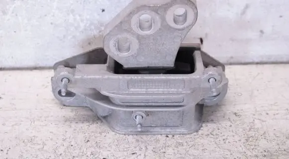 Ford Puma Gearbox mount L1BG7M121BB 204S500MC