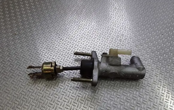 Toyota Avensis T220 Clutch master cylinder