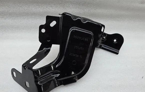 BMW 5 G60 Fender mounting bracket 9621190