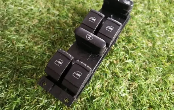 Volkswagen Golf IV Electric window control switch 1J4959857 F005S00011
