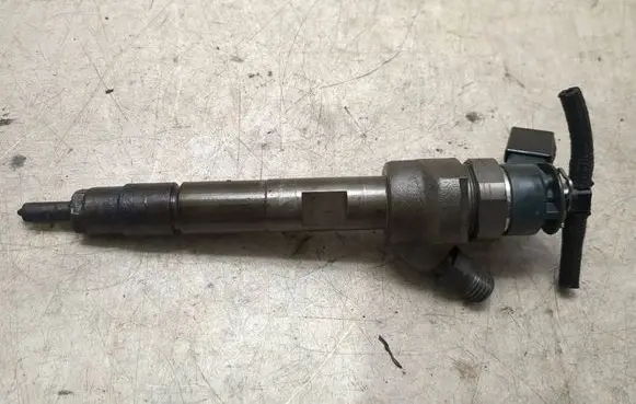 BMW 3 E90 E91 Fuel injector 0445110289