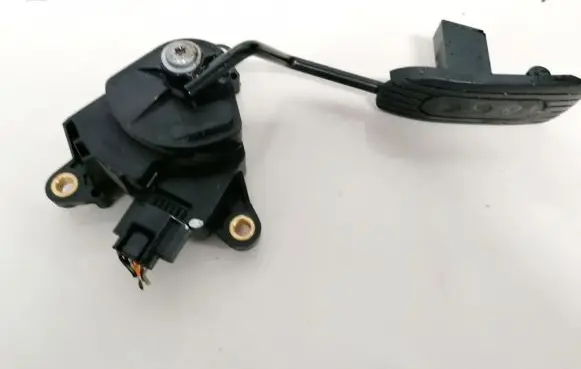 Nissan Micra Accelerator throttle pedal 18002ax700