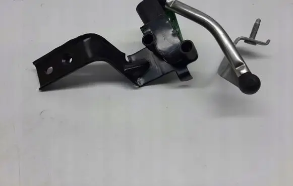 Headlight/headlamp level sensor
