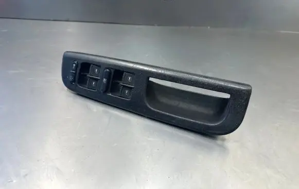Volkswagen PASSAT B5.5 Electric window control switch 1J4959857D F005S00162