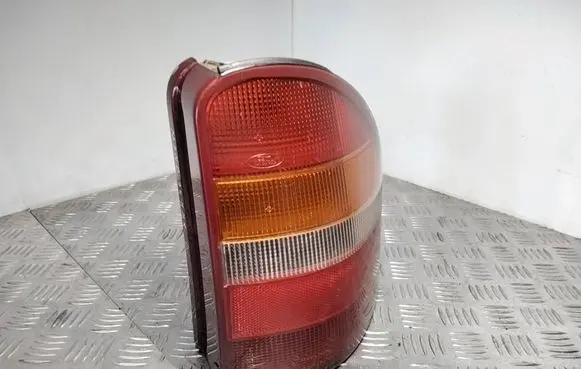 Ford Mondeo MK I Rear/tail lights 93BG13N004EA