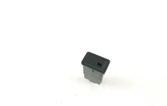 Mercedes-Benz CLA C118 X118 USB socket connector A2478207802 0087882 HW2036