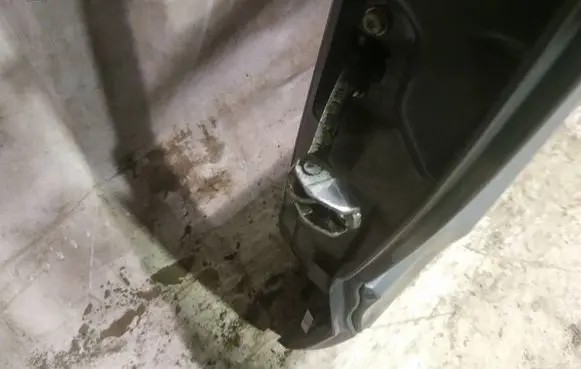 Opel Zafira A Rear door check strap stopper