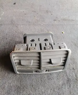 Audi A6 S6 C6 4F Rear air vent grill 4F0819203B