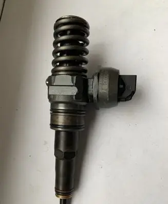 Skoda Octavia Mk2 (1Z) Fuel injector 036130073AG