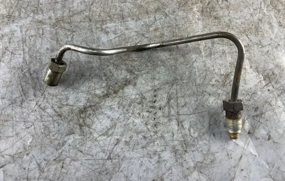Fuel injector supply line/pipe