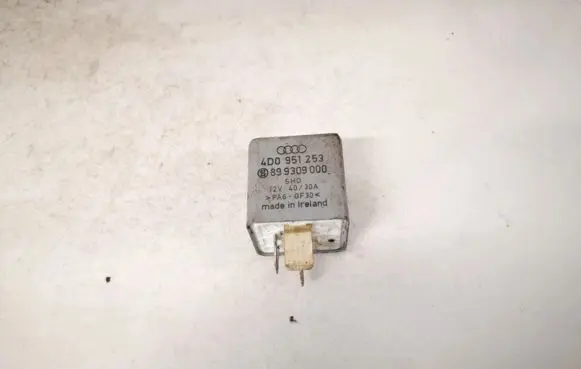 Volkswagen PASSAT B5 Other relay 4d0951253 899309000