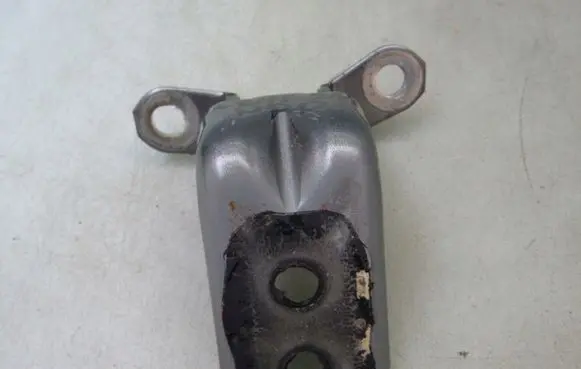 Nissan Leaf II (ZE1) Front door lower hinge 