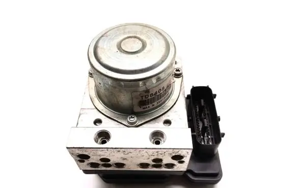 Nissan Leaf I (ZE0) ABS Pump 476603NF0A