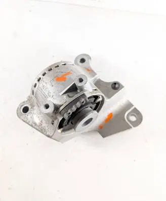 Engine mount bracket