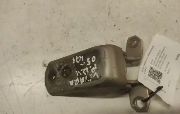 Suzuki Grand Vitara II Front door upper hinge