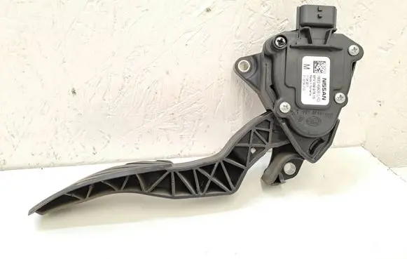 Nissan Qashqai Accelerator throttle pedal 180024BA0B