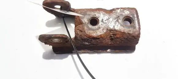 Peugeot 607 Bracket in trunk/boot 