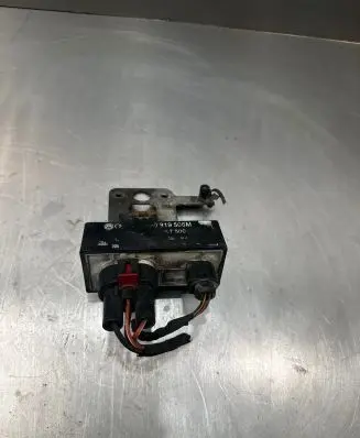 Coolant fan relay