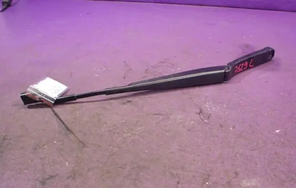 Seat Ibiza IV (6J,6P) Front wiper blade arm 6J1955409