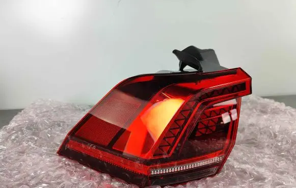 Volkswagen Tiguan Rear/tail lights 5NA945207F