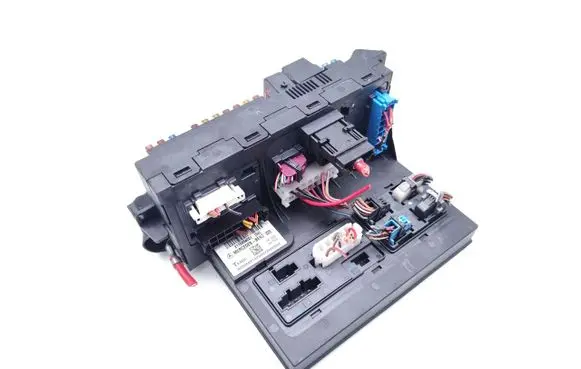 Mercedes-Benz CLS C219 Fuse module 2115454201