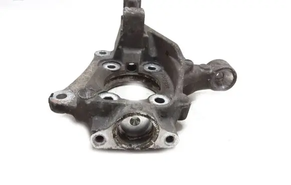 Volvo V70 Front wheel hub 9461944
