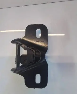 Rear door exterior handle/bracket