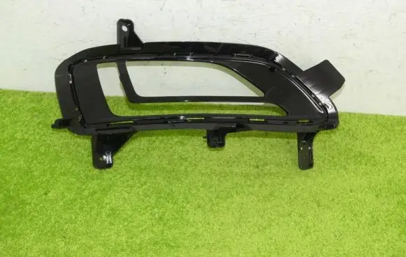 Hyundai Tucson TL Front bumper lower grill 86526D7530