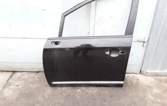 KIA Carens II Front door