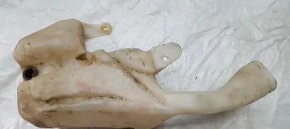 Ford Escort Windshield washer fluid reservoir/tank 95ag17618aa 95ag-17618-aa