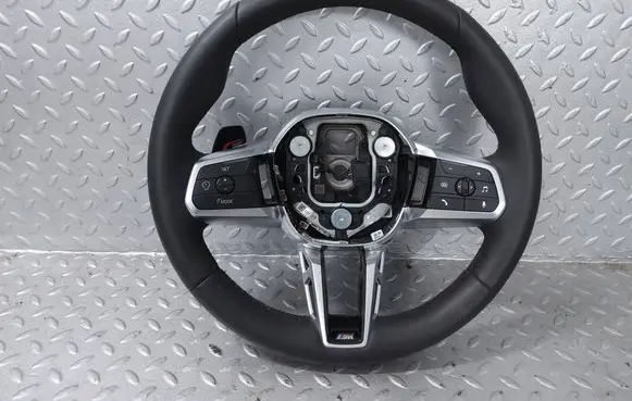 BMW X1 U11 Steering wheel 32305A7D357 5A7D357