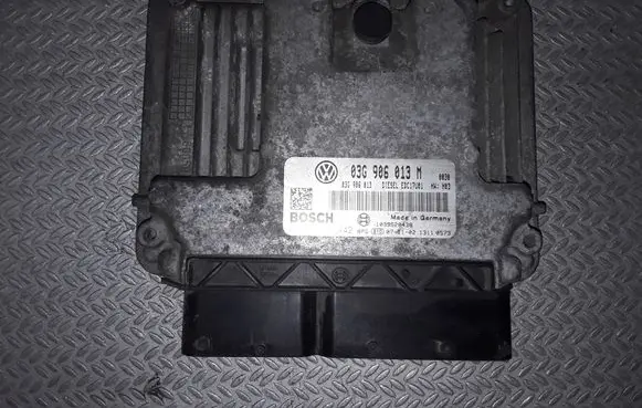 Skoda Fabia Mk2 (5J) Engine control unit/module 03G906013M