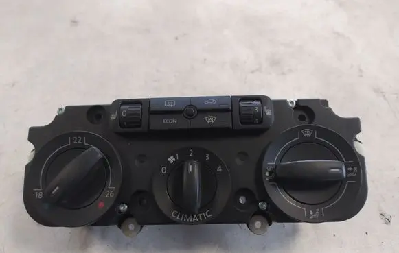 Volkswagen Golf V Climate control unit 1K0820047EA