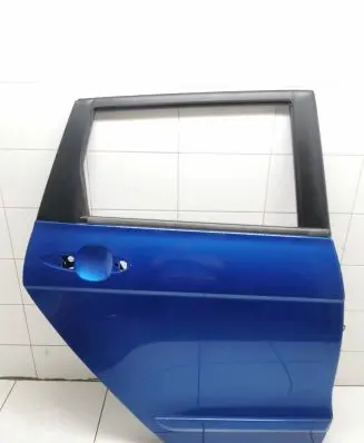 Honda FR-V Rear door