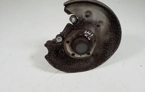 Rear wheel hub