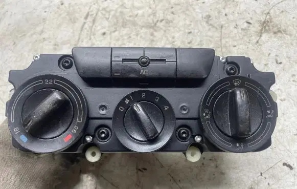 Skoda Octavia Mk2 (1Z) Climate control unit