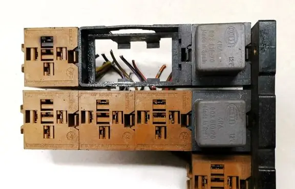 Mercedes-Benz Vito Viano W638 Fuse box set 6385400082