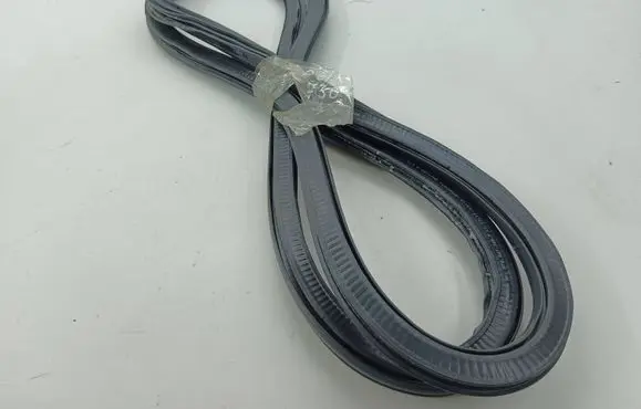 Seat Ateca Rear door rubber seal (on body) 