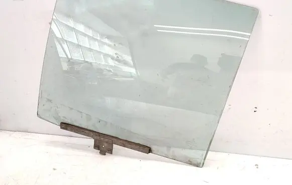 Volkswagen Polo II 86C 2F Front door window/glass (coupe) 43R001057 DOT27 M51