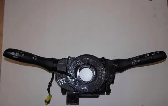 Nissan X-Trail T32 Tailgate/trunk/boot open switch 08799o778