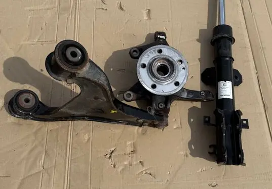 Mercedes-Benz V Class W447 Front wheel hub spindle knuckle A4473300320 A4473204000